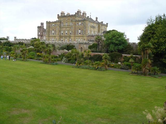 Zahrada s hradem