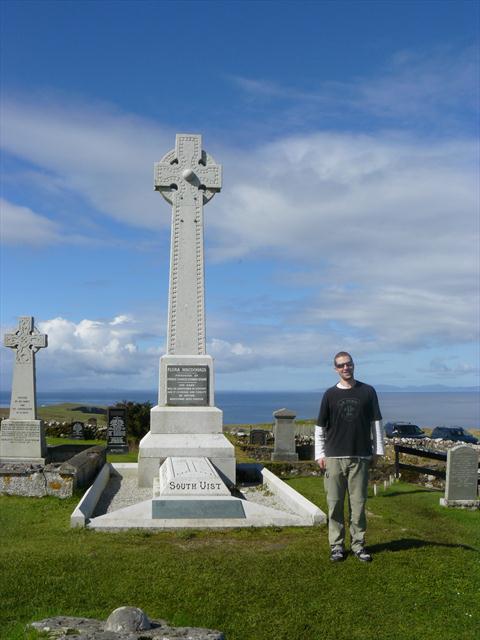 Flora MacDonald's Grave & Memorial - památník skotské hrdinky Flory