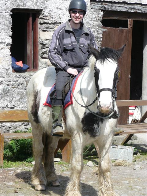 Pája zblízka a jeho neposlušný koník