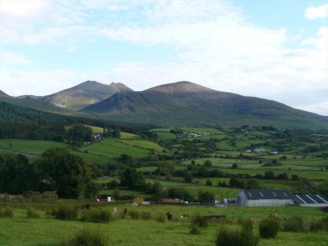 Nádherný pohled na hory Mourne Mountains