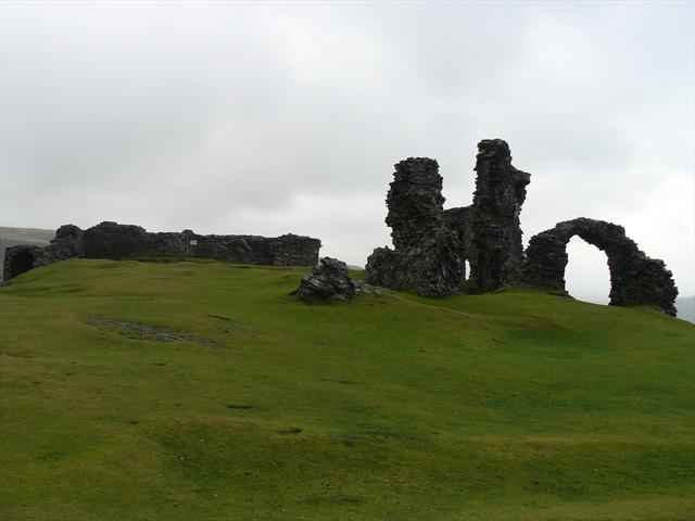 Hrad Dinas Bran Castle - ruiny